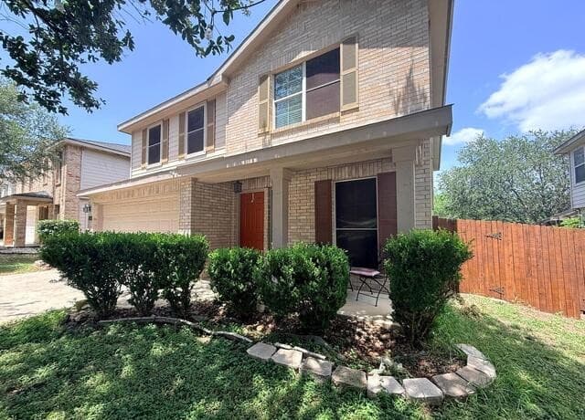 Home for sale at 10526 Springwood Sq in Universal City, TX — photo 2