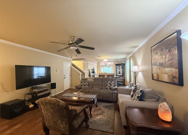 Home for sale at 10526 Springwood Sq in Universal City, TX — photo 5
