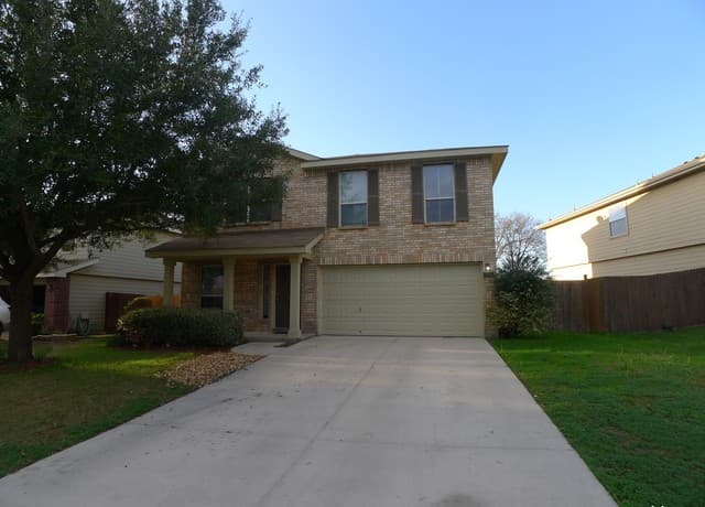 4-bedroom rental at 8915 Scarlet Crk in Universal City, TX — photo 3