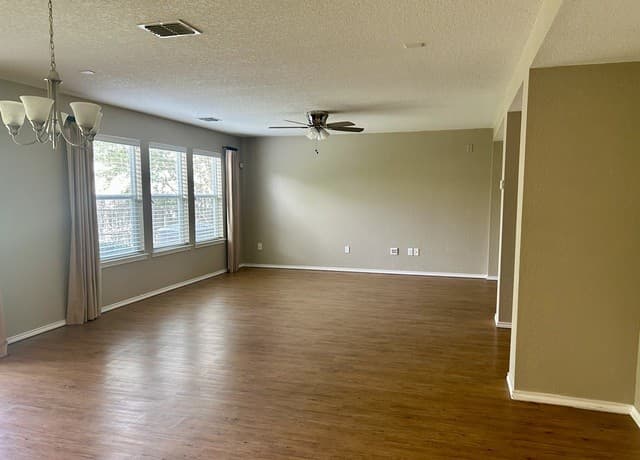 3-bedroom rental at 101 Mustang Run in Boerne, TX — photo 2