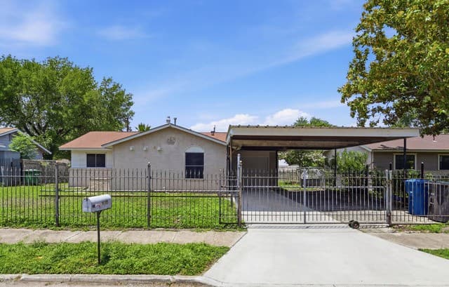 Home for sale at 9139 Lytle Ave in San Antonio, TX — photo 1