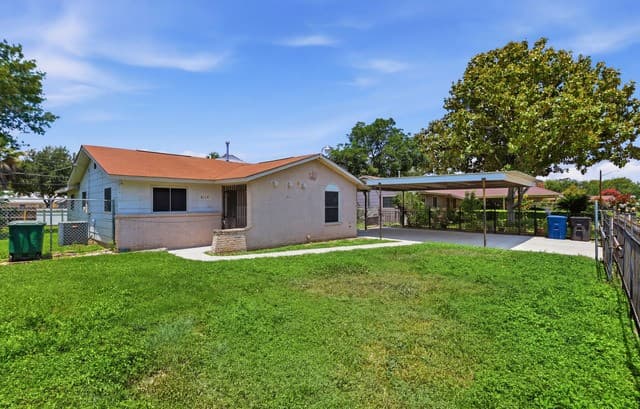 Home for sale at 9139 Lytle Ave in San Antonio, TX — photo 4