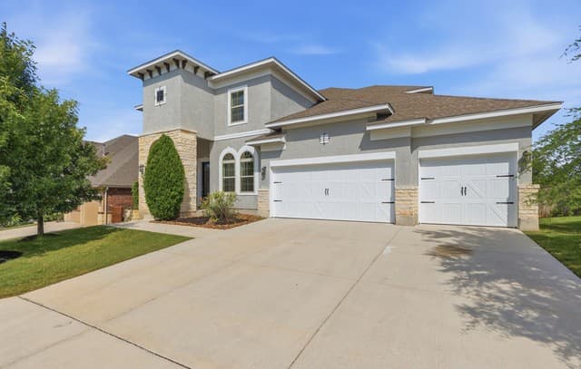 Home for sale at 8930 Irving Hl in Boerne, TX — photo 4