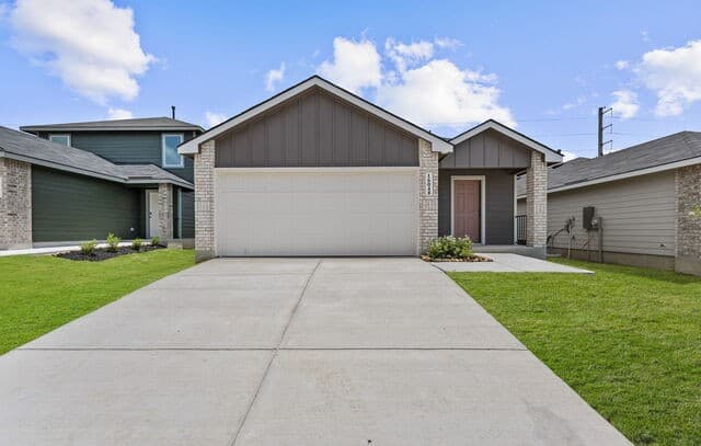3-bedroom home for sale at 16048 Mahogany Way in Elmendorf TX