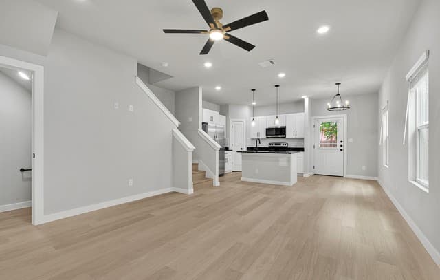 3-bedroom rental at 521 Dakota Unit 102 in San Antonio, TX — photo 4