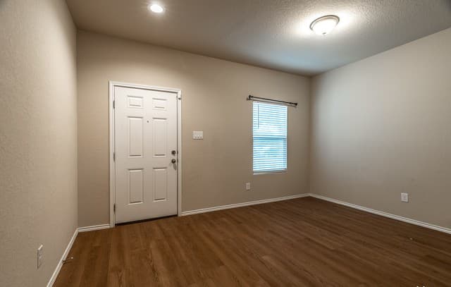 4-bedroom rental at 7219 Dark Moon in Converse, TX — photo 5