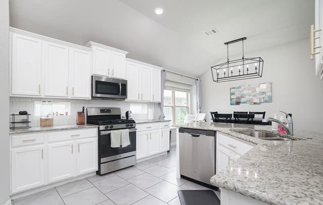 3-bedroom rental at 10309 Hoot Owl in Schertz, TX — photo 4