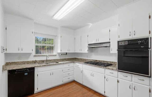 Home for sale at 206 Bloomfield Dr in San Antonio, TX — photo 5