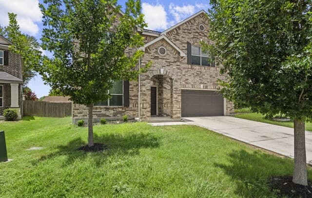 Home for sale at 111 Kyle Cv in Universal City, TX — photo 2