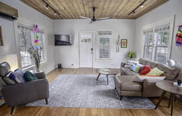 2-bedroom rental at 311 Alamosa Ave in San Antonio, TX — photo 5