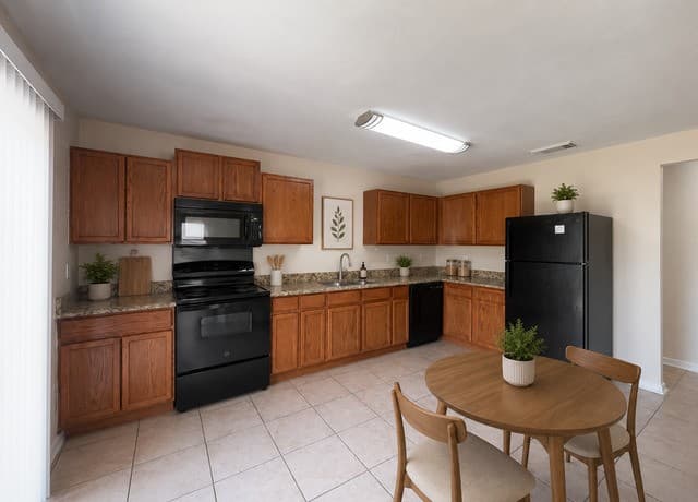 3-bedroom rental at 6667 Beech Trail in Converse, TX — photo 4