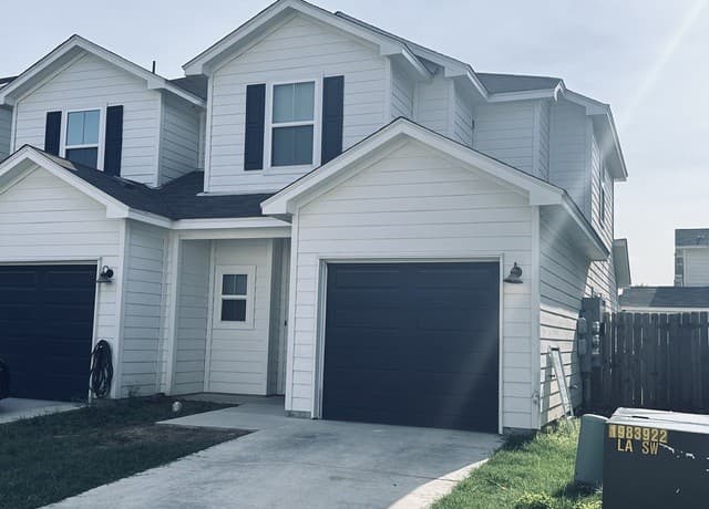 3-bedroom rental at 4122 Swans Lndg Unit 301 in San Antonio TX
