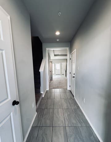 3-bedroom rental at 4122 Swans Lndg Unit 301 in San Antonio, TX — photo 2