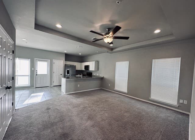 3-bedroom rental at 4122 Swans Lndg Unit 301 in San Antonio, TX — photo 4