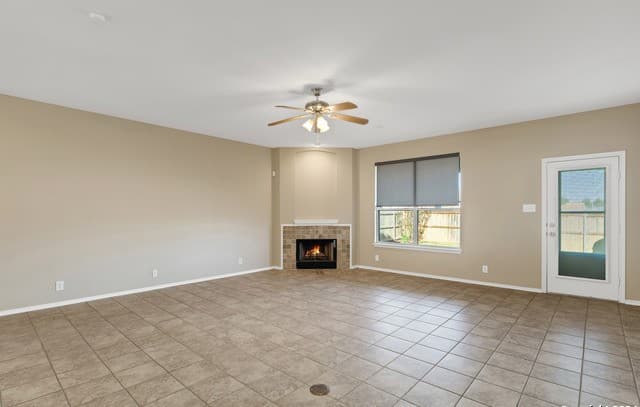 3-bedroom rental at 225 Crimson Tree in Cibolo, TX — photo 4