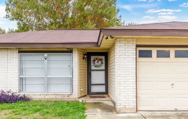 Home for sale at 10610 Green Vista St in San Antonio, TX — photo 3