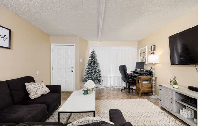 Home for sale at 10610 Green Vista St in San Antonio, TX — photo 5