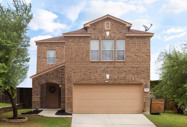 Home for sale at 5747 Columbia Dr in Cibolo, TX — photo 2
