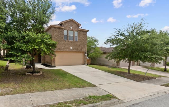 Home for sale at 5747 Columbia Dr in Cibolo, TX — photo 3