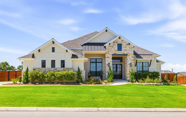 Home for sale at 187 Violet Way in Castroville, TX — photo 3