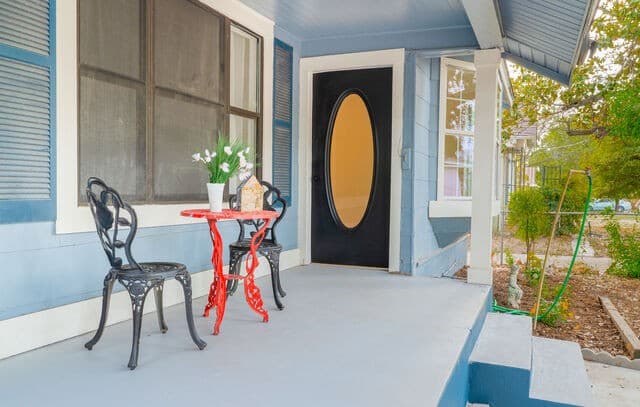 Home for sale at 1730 W Mistletoe Ave in San Antonio, TX — photo 5