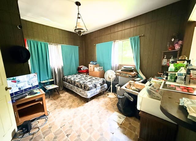 Home for sale at 1110 W Lynwood Ave in San Antonio, TX — photo 4