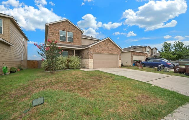 4-bedroom rental at 2415 Camberly Vw in Converse, TX — photo 2