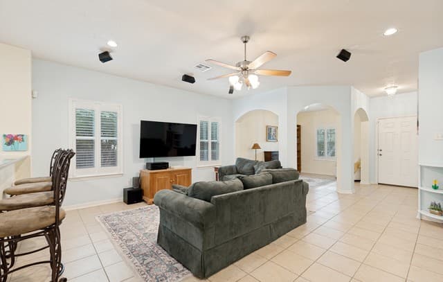Home for sale at 422 Weatherby Dr in Spring Branch, TX — photo 3