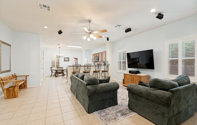 Home for sale at 422 Weatherby Dr in Spring Branch, TX — photo 4