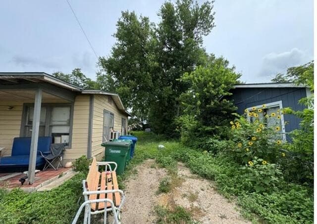 Home for sale at 325 Mcnarney St in San Antonio, TX — photo 4