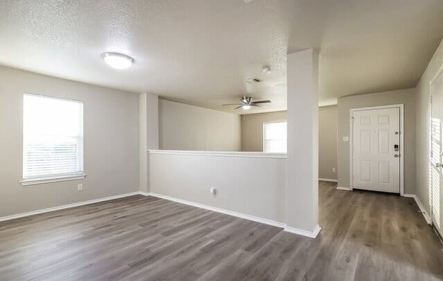 3-bedroom rental at 8007 Heights Vly in Converse, TX — photo 5
