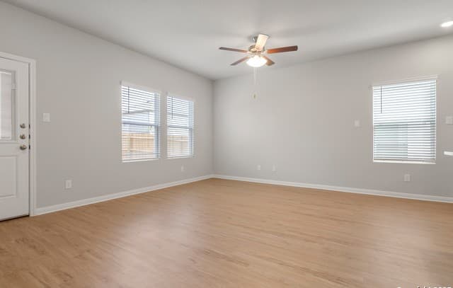 3-bedroom rental at 3920 Abbott Pass Unit 101 in St Hedwig, TX — photo 5