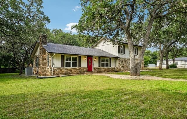 3-bedroom rental at 26410 Teepee Ln. in Boerne, TX — photo 2