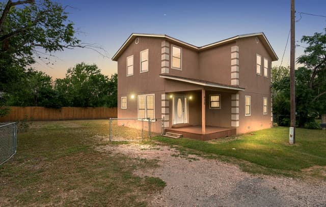 Home for sale at 438 Cresthill Rd in San Antonio, TX — photo 1