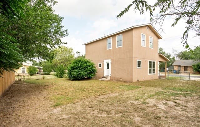 Home for sale at 438 Cresthill Rd in San Antonio, TX — photo 3