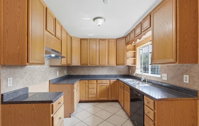 Home for sale at 9050 Island View St in San Antonio, TX — photo 5