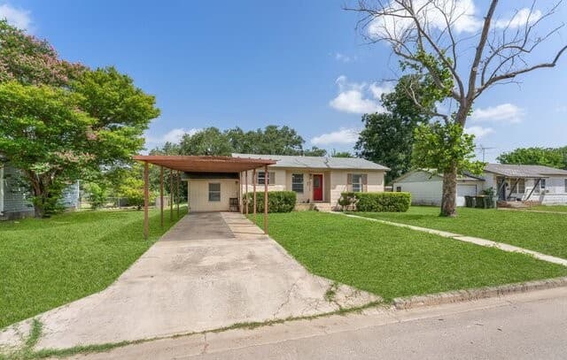 4-bedroom rental at 515 Mitchell Ave in Schertz, TX — photo 2