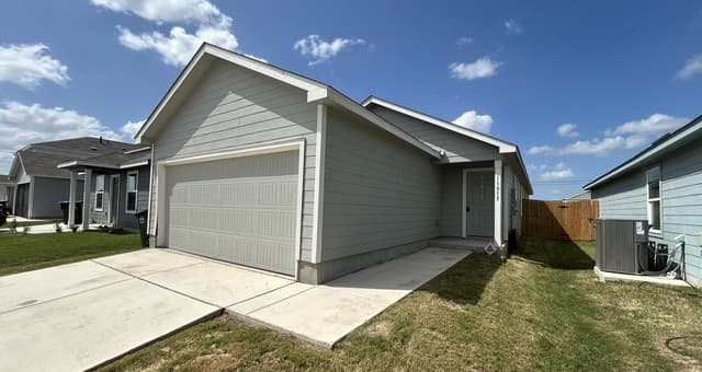 4-bedroom rental at 11653 Dog Rose in Converse, TX — photo 2