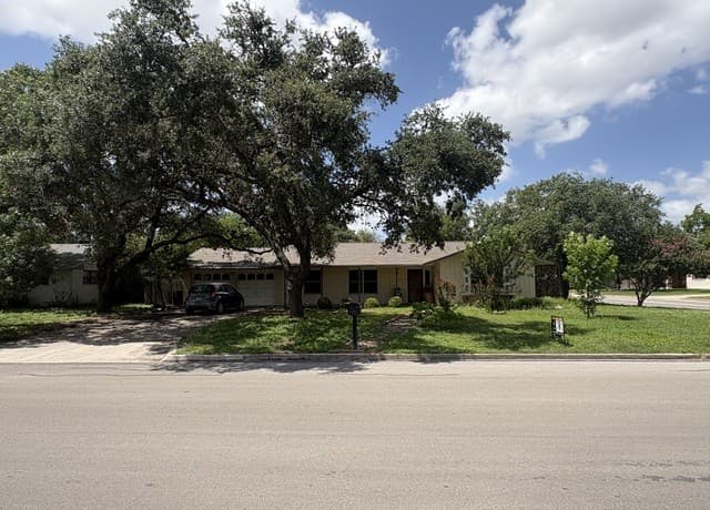 Home for sale at 457 Winfield Blvd in Windcrest, TX — photo 1