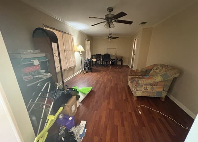 Home for sale at 457 Winfield Blvd in Windcrest, TX — photo 4