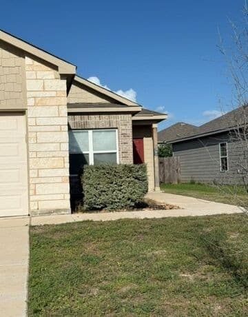 Home for sale at 10526 Lateleaf Oak in San Antonio, TX — photo 2
