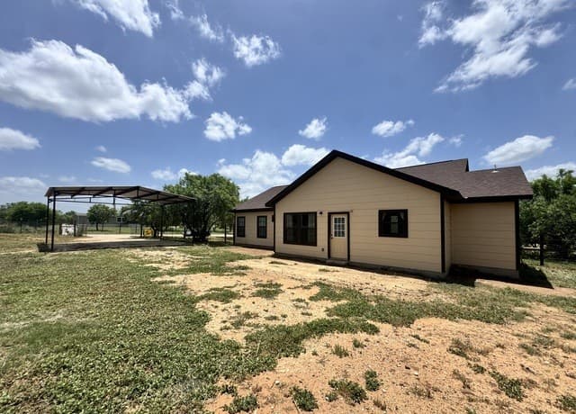 Home for sale at 141 County Road 2667 in Devine, TX — photo 4
