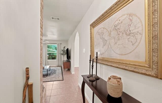 Home for sale at 16623 Springhill in San Antonio, TX — photo 4