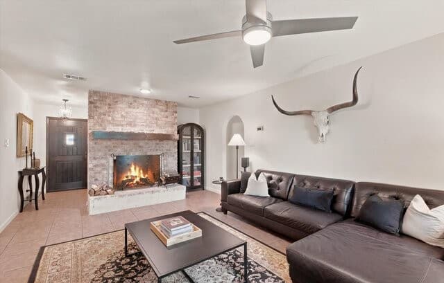 Home for sale at 16623 Springhill in San Antonio, TX — photo 5