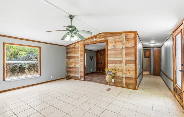 Home for sale at 18525 County Road 5722 in Castroville, TX — photo 3
