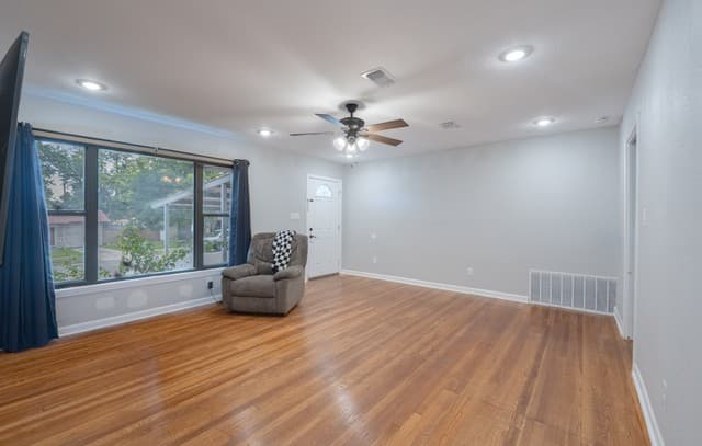 Home for sale at 145 Addax Dr in San Antonio, TX — photo 3