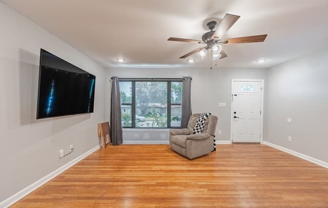 Home for sale at 145 Addax Dr in San Antonio, TX — photo 4