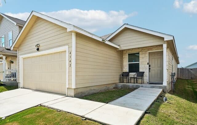 Home for sale at 4542 Martin Way in San Antonio, TX — photo 4