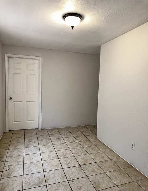 2-bedroom rental at 105 Morrill in San Antonio, TX — photo 3