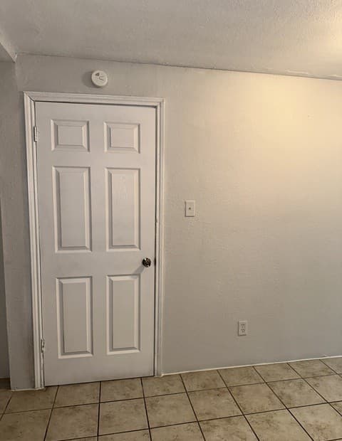 2-bedroom rental at 105 Morrill in San Antonio, TX — photo 4